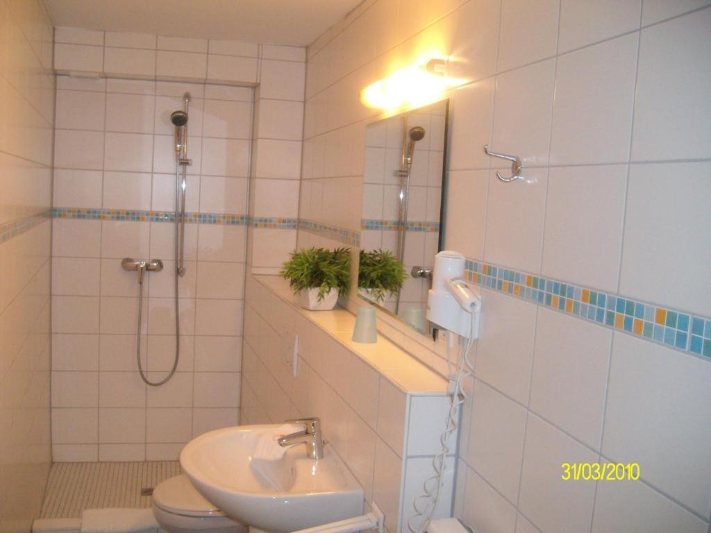 Hotel Gaestehaus Priester Limburg an der Lahn Chambre photo