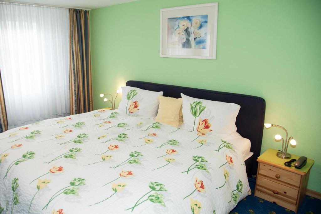 Hotel Gaestehaus Priester Limburg an der Lahn Chambre photo